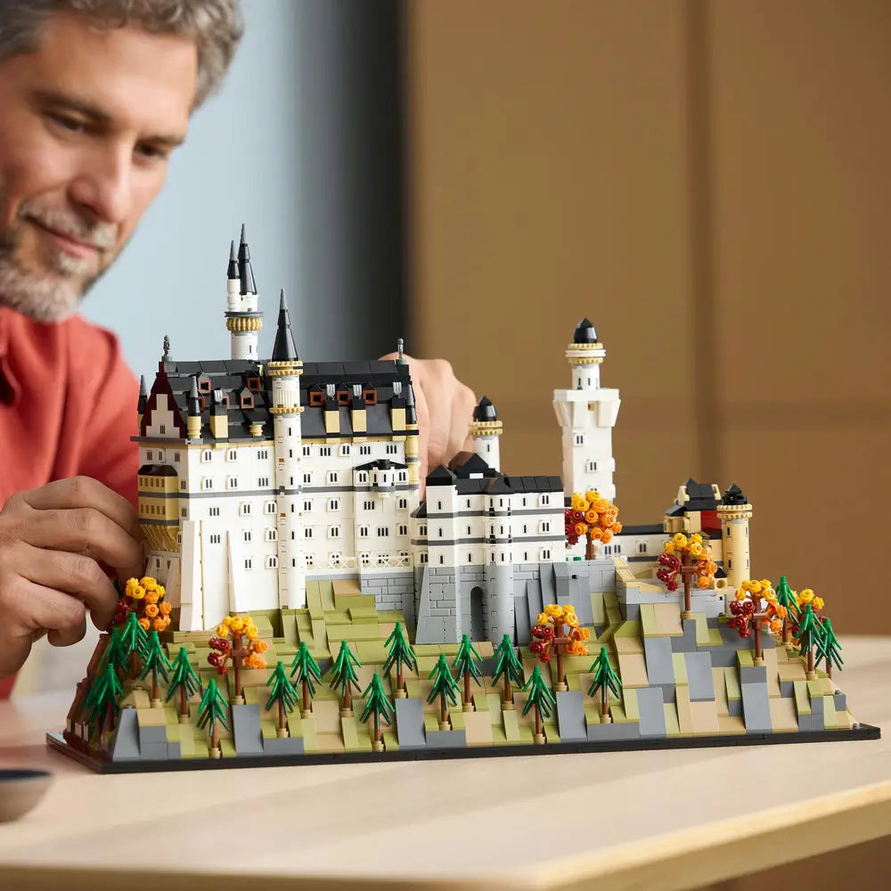 LEGO® Architecture Neuschwanstein Castle (21063)
