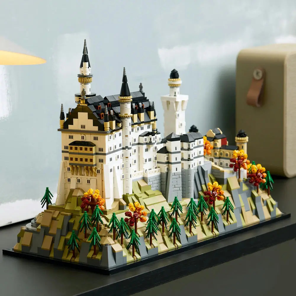LEGO® Architecture Neuschwanstein Castle (21063)