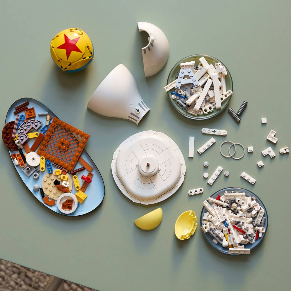 LEGO® Ideas Disney Pixar Luxo Jr. Buildable Display Model 21357