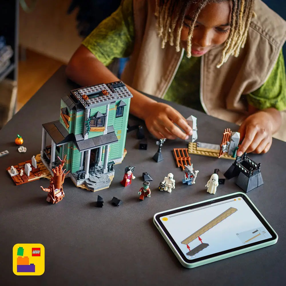 LEGO® Creator Haunted Mansion (31167)