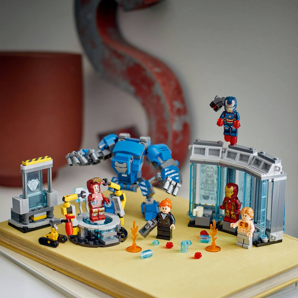 LEGO® Marvel Iron Man’s Laboratory: Hall of Armor 384 Piece Building Kit (76315)