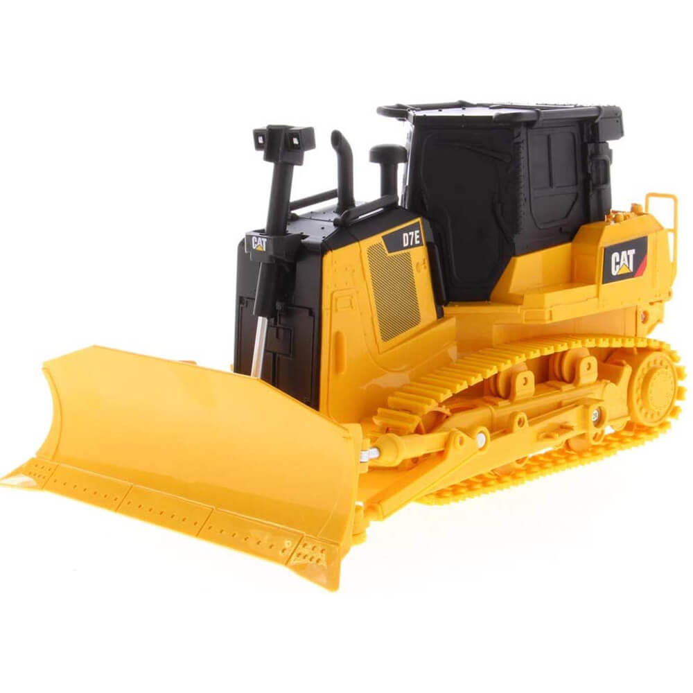 Diecast Masters CAT D7E Track-Type Tractor 1:35 Plastic RC Vehicle